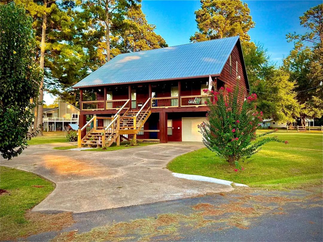 635 Rivermont Circle