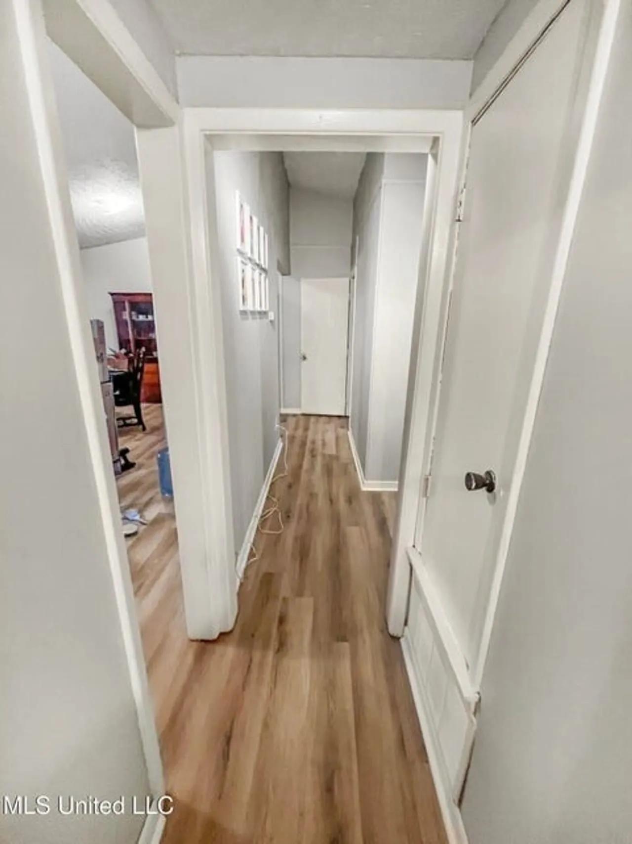 42273209-29