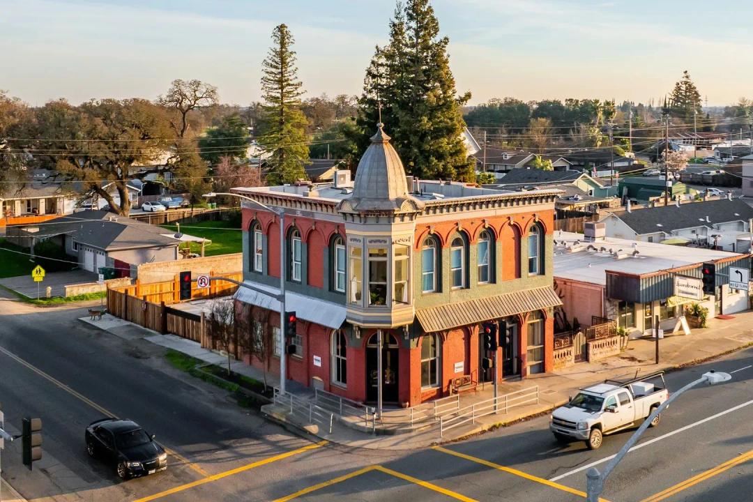 Lockeford Emporium 