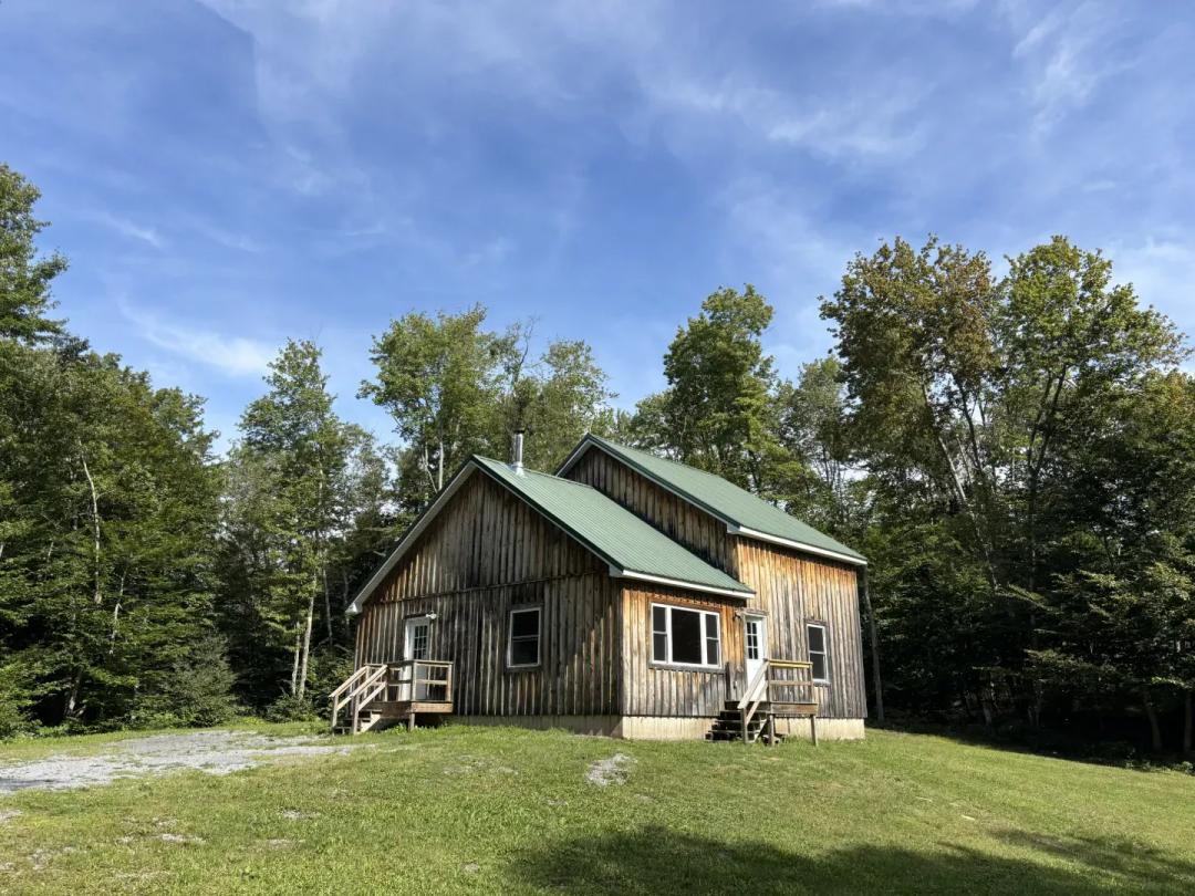 Peaceful Country Cabin on 10 Acres