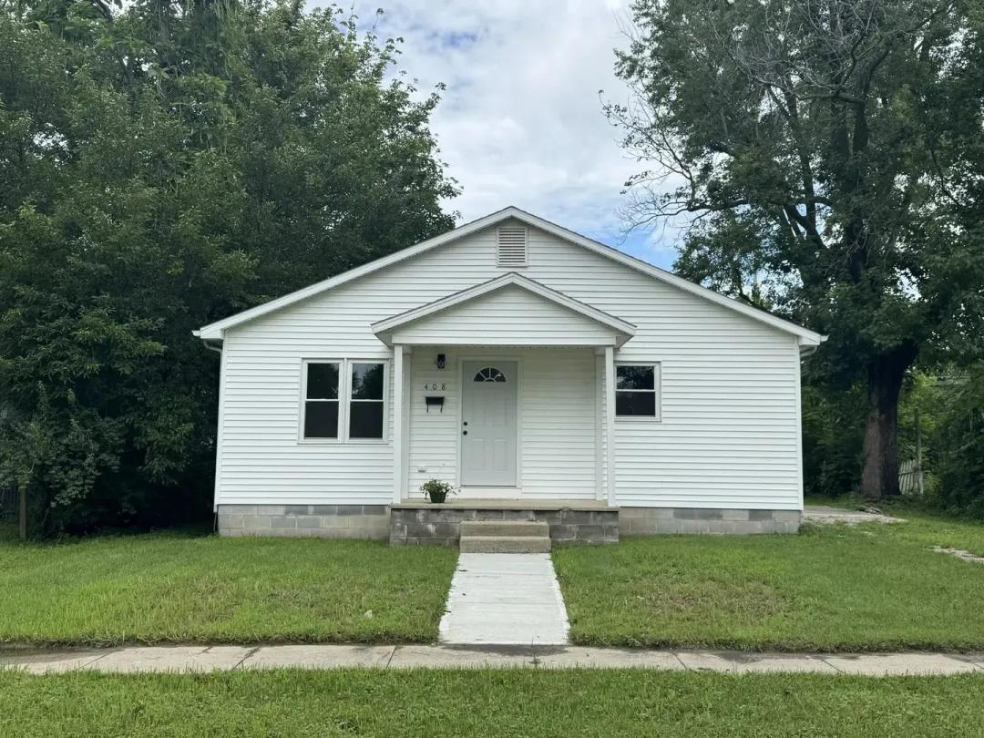 408 West 5th Flora IL 62839