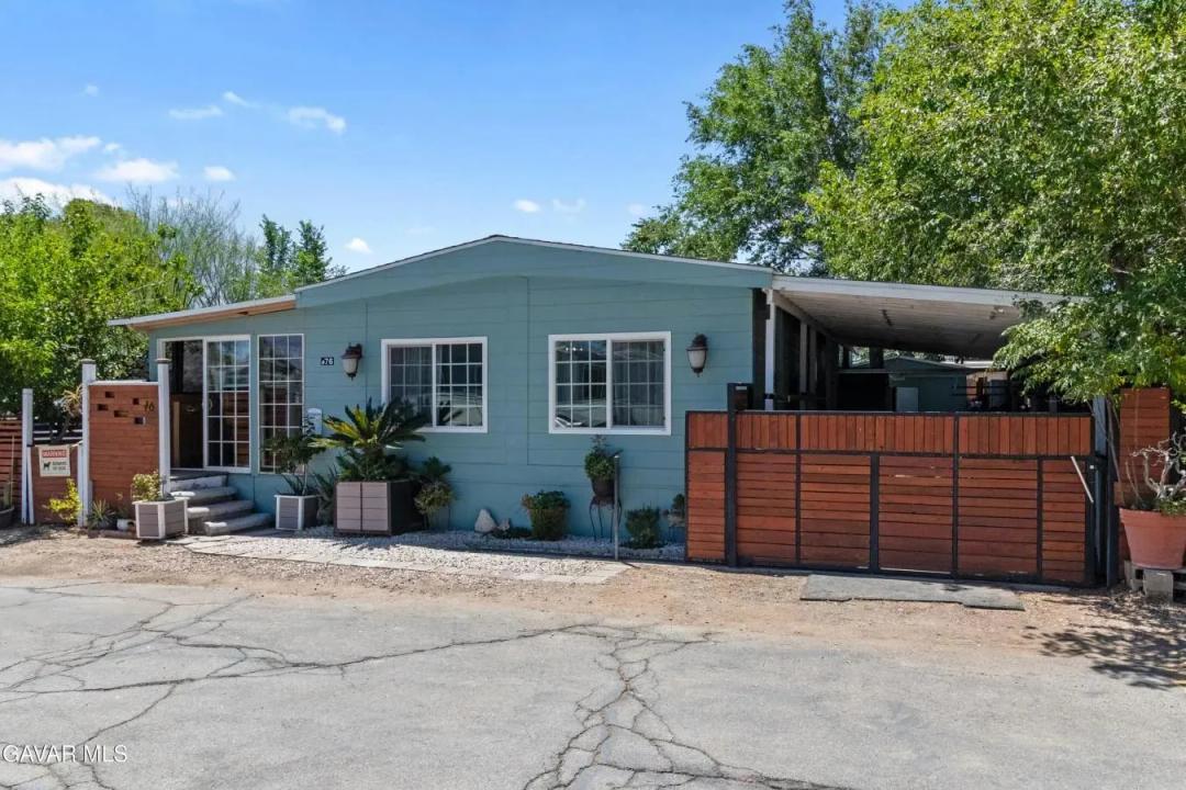 1258 W Rosamond Boulevard