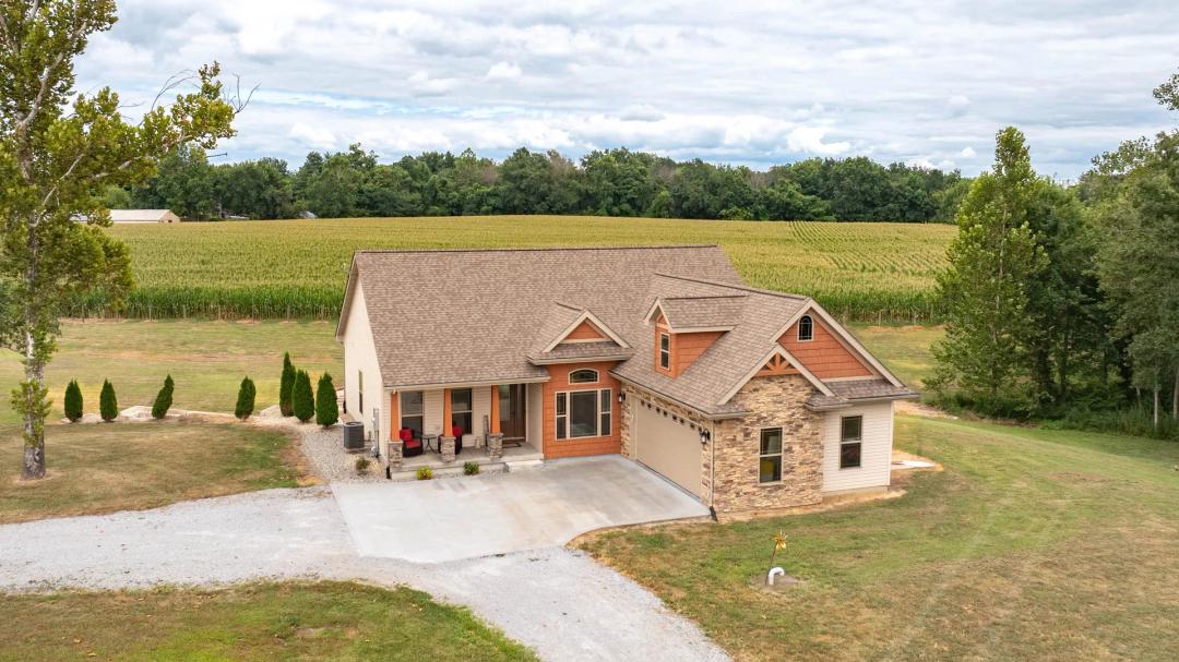 7592 Vonnahmen Road, Bethalto, IL