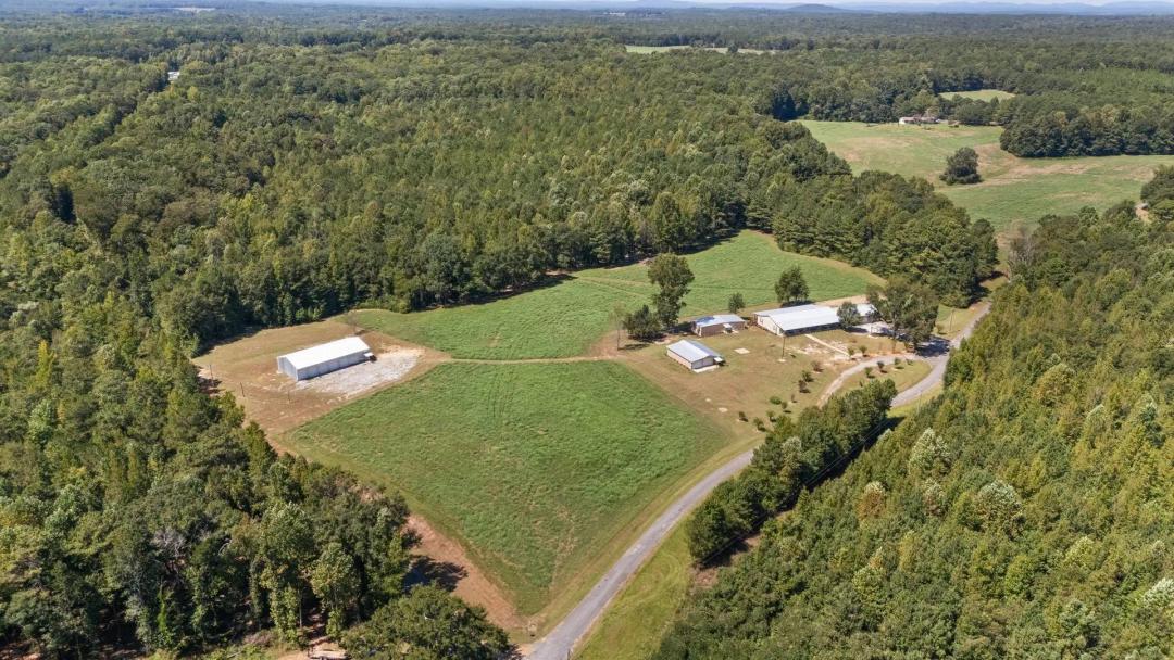 Estate Home, 100 +/- Ac, with Pasture, creek, shop buildings, Daviston, AL