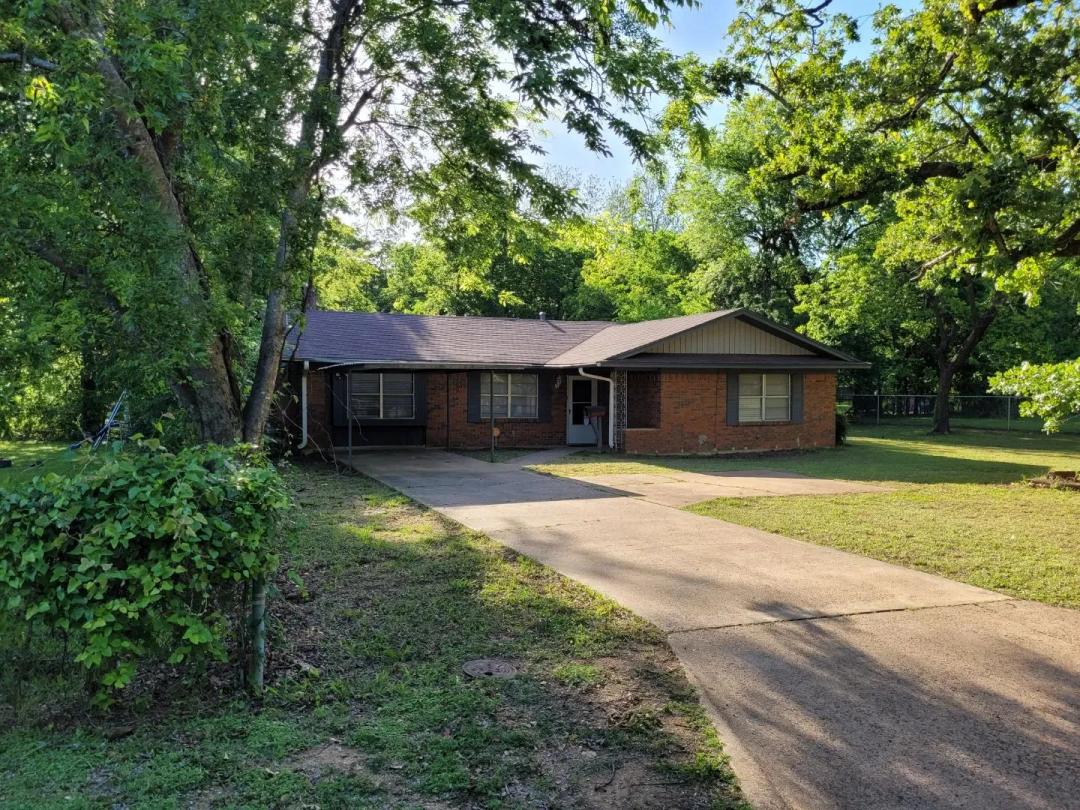 Updated Home in Town, NE TX, Lamar Co, Paris, TX