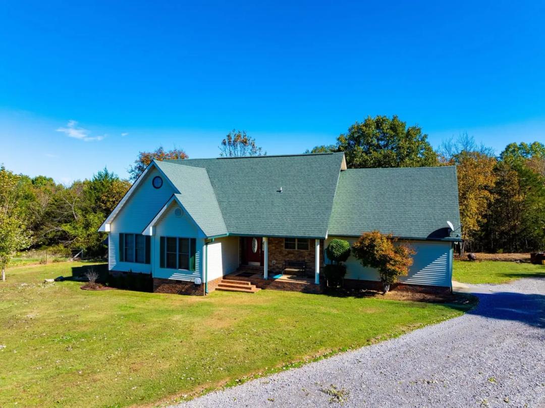 Country Home on 30 +/- Acres Bradford, AR | Hunting, Mini Farm & Move-In Ready