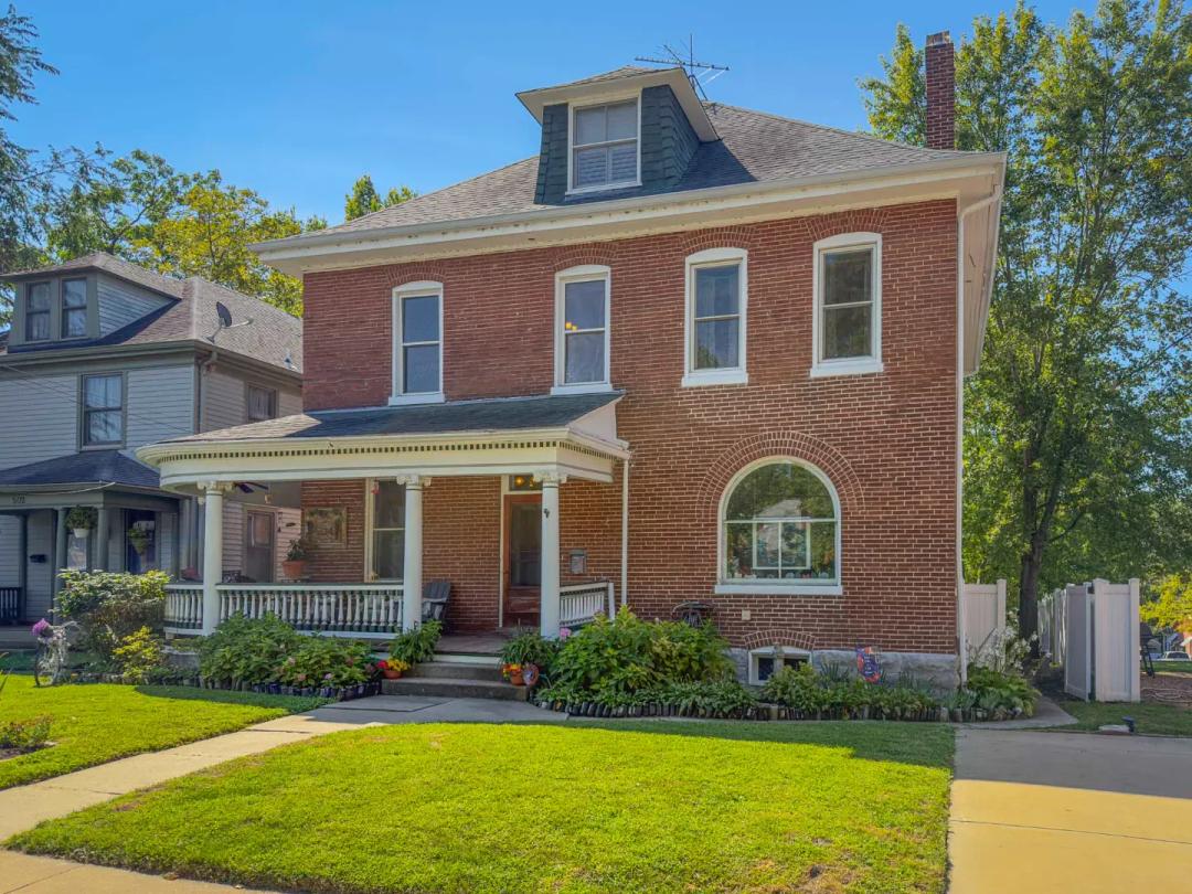 Hoefel Haus Bed & Breakfast For Sale