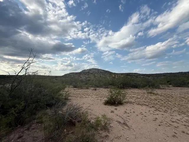 Baby Face Mountain 100 acres in Crockett County, Texas