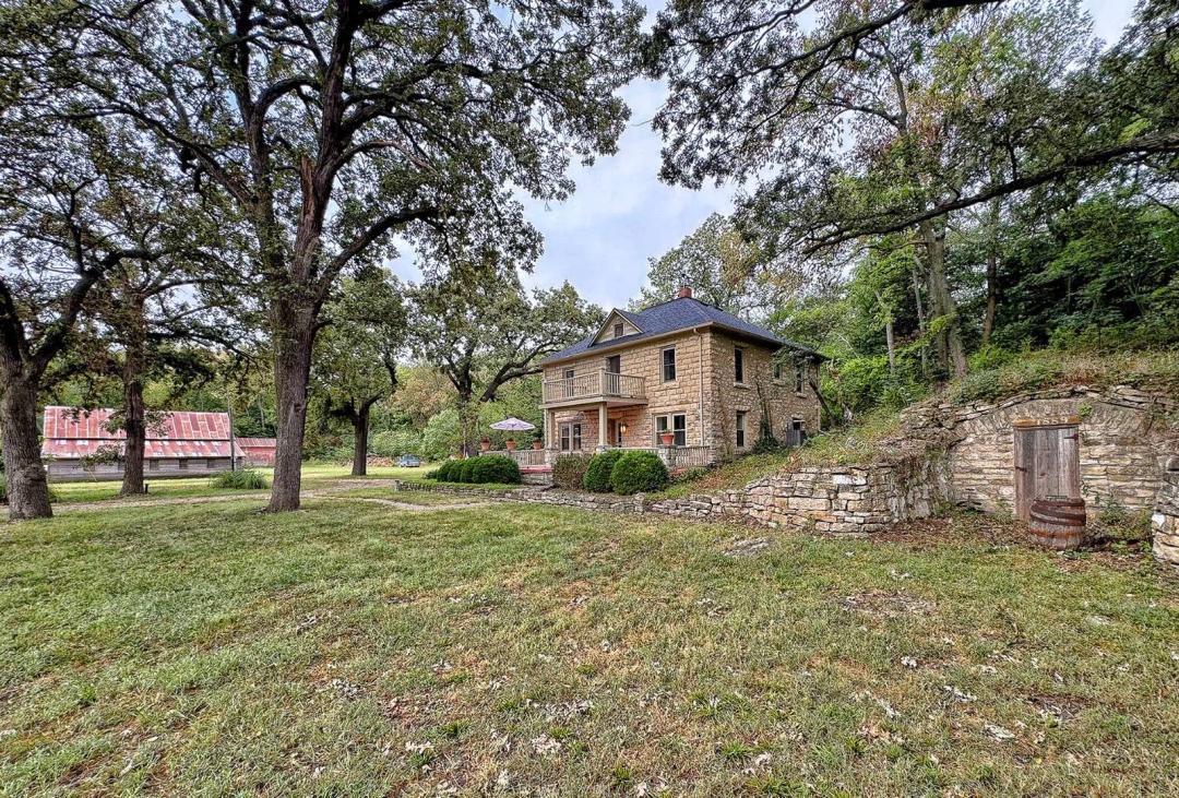 The Diehl Stonehouse | 5 +/- Acres Flint Hills Estate 29802 K-99
