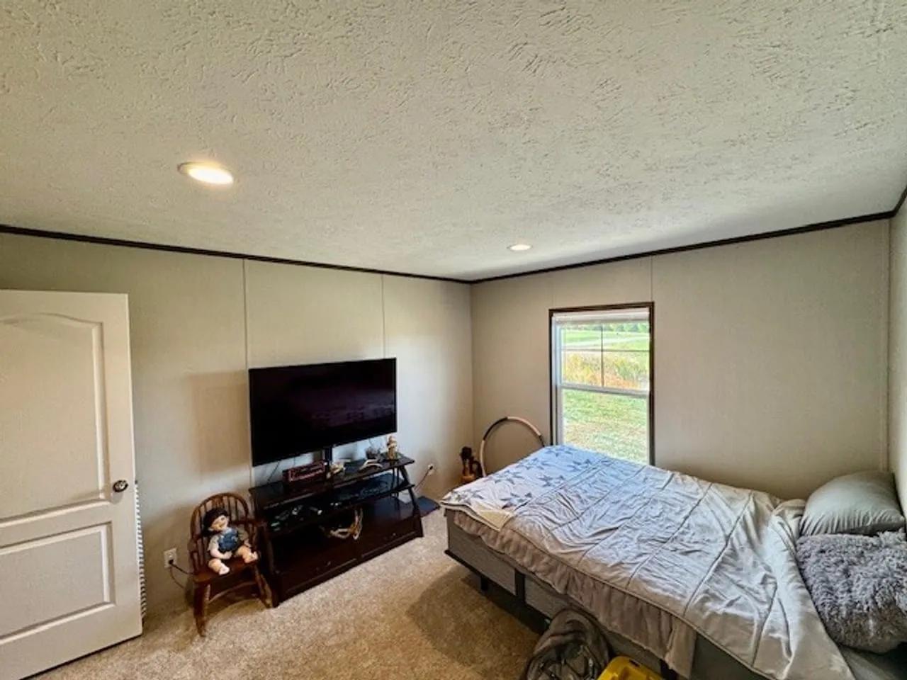45783939-18