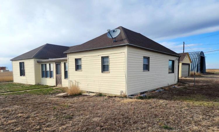 3 Bedrooms1 Bathroom on 624.40 Acres at 3468 Road 81
