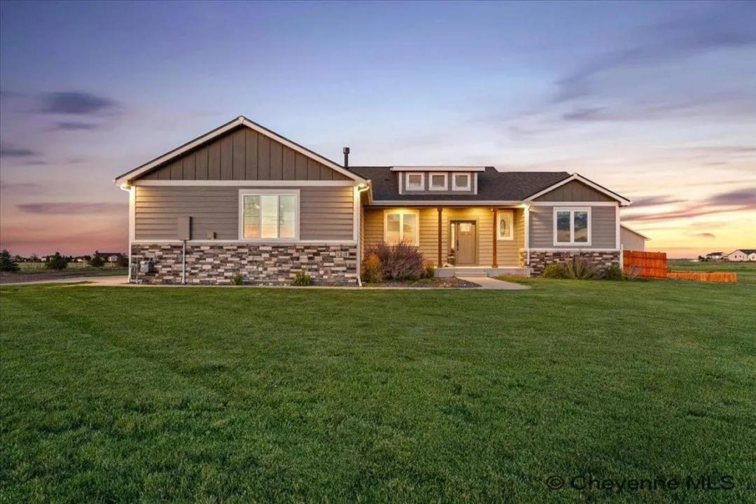 Your Wyoming Escape Awaits on Dominique Road