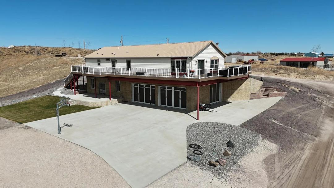 183 Lakeshore Dr., Lewellen, NE