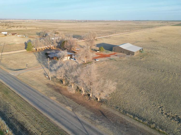 BEAUTIFUL PROPERTY WITH INCREDIBLE ACCESS