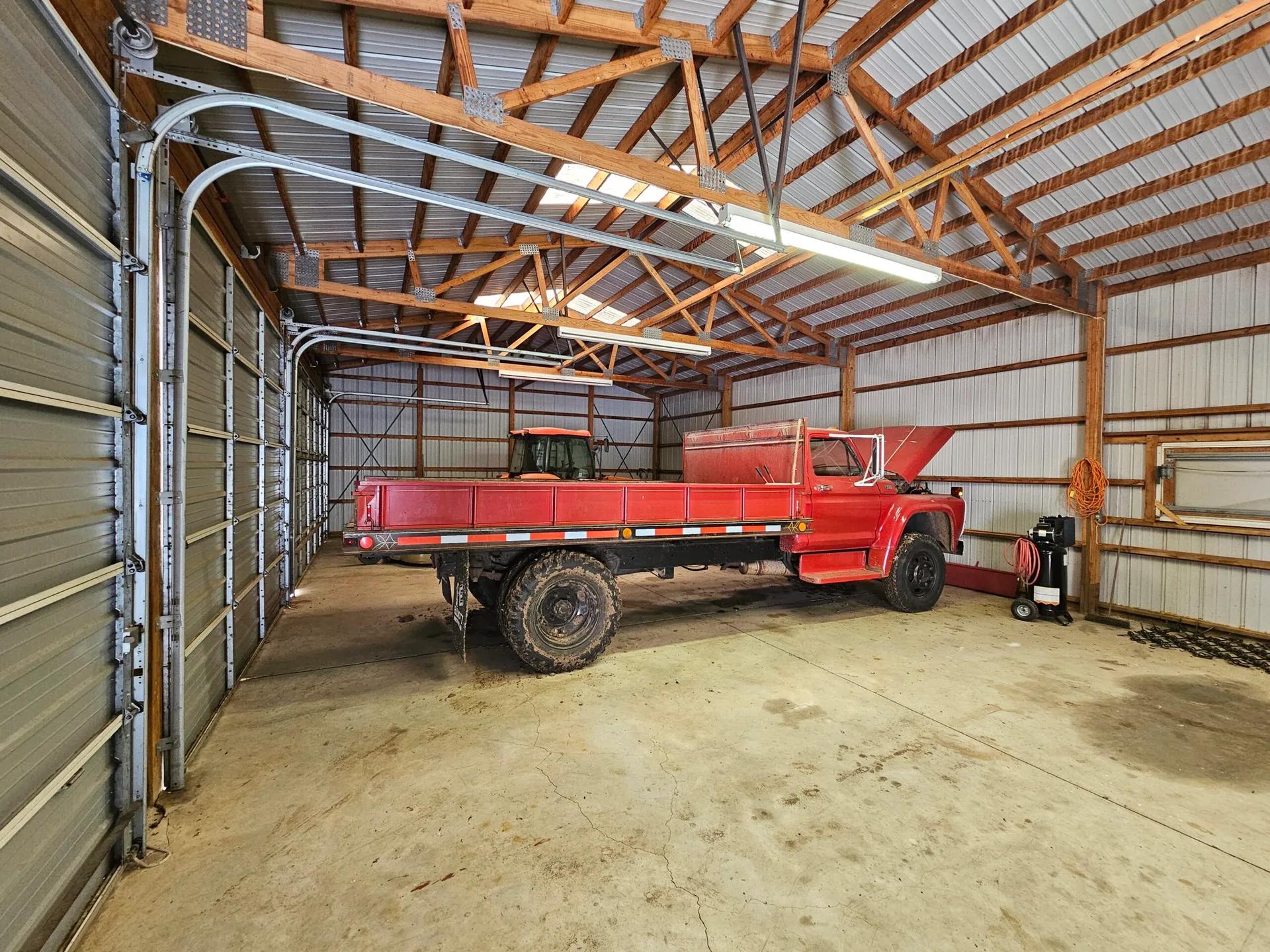 47317033-23