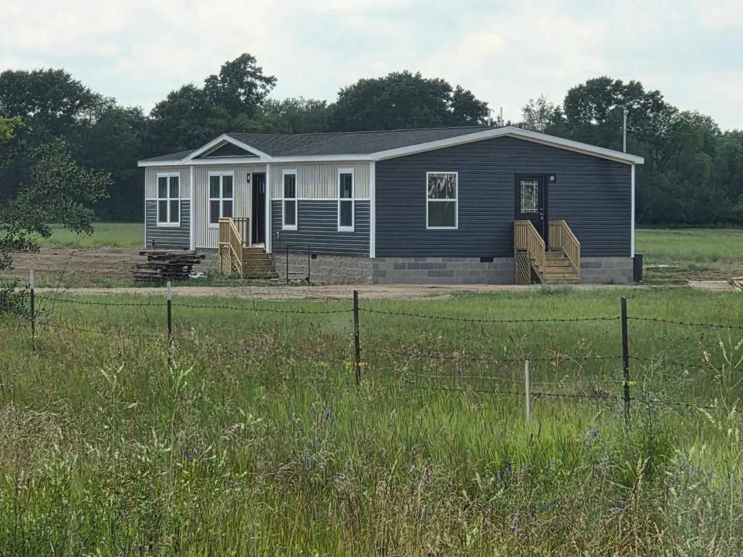 2 Bathrooms on 2.16 Acres at 19068 W Yankee Rd