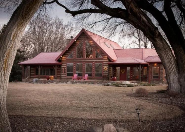 Luxury Log Home & Recreational Land For Sale in Fontanelle, NE