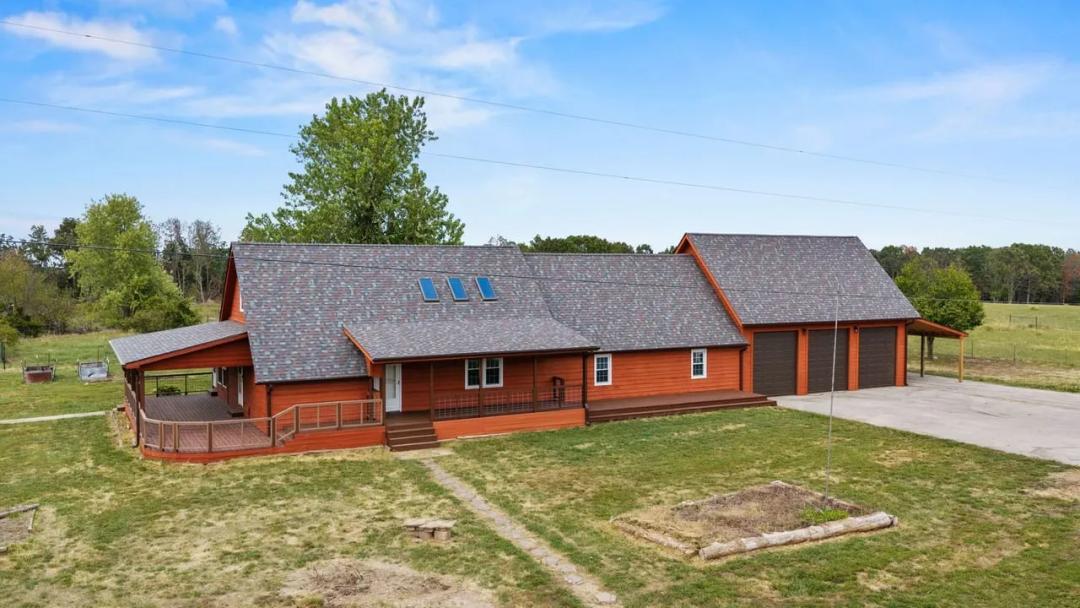 110 Acres of Missouri Land with Home, Ponds & Pasture