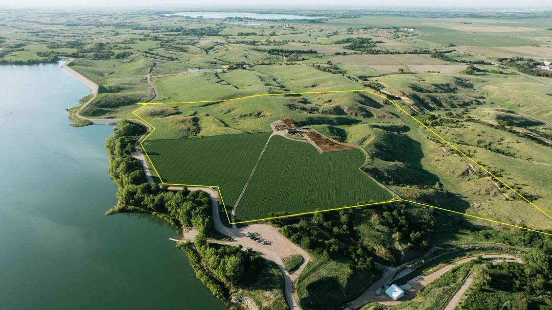Premier Elwood Resevoir Living