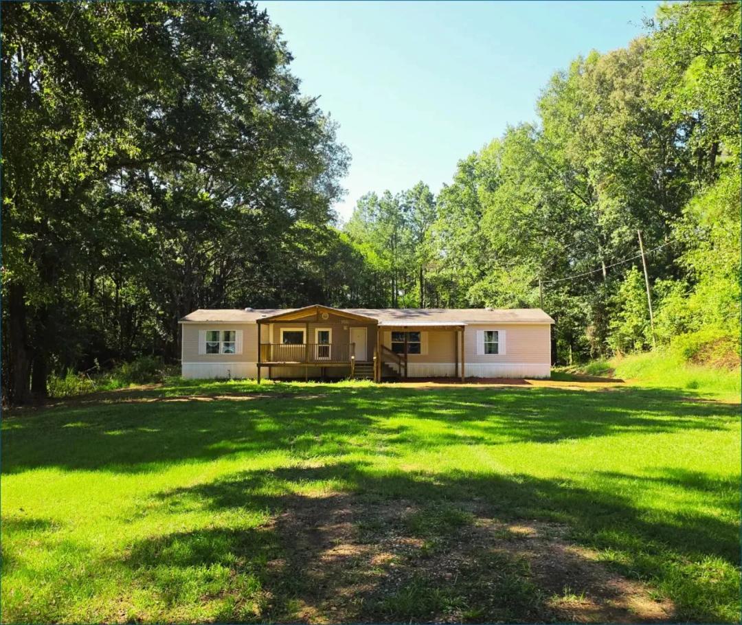 1.25 Acres with a Home in Leake County at 160 Crowder Creek Road in Carthage, MS