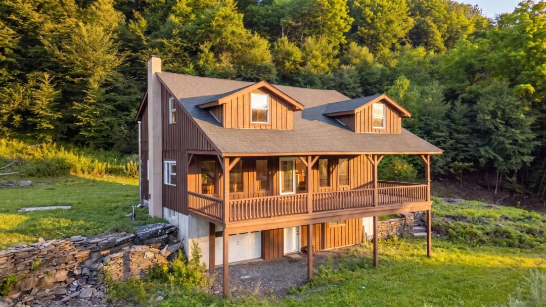 Renovated Cabin on 25 Acres with Views!