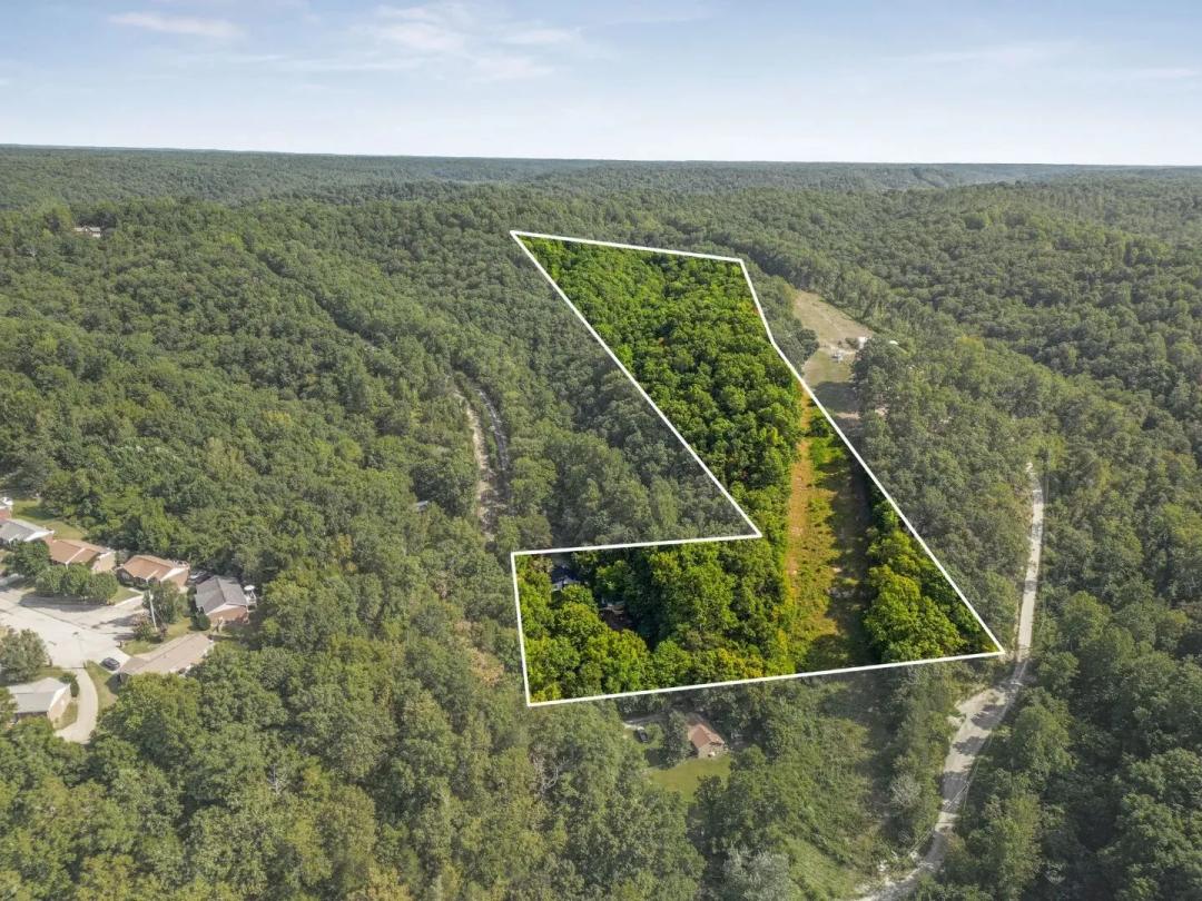 Auction Notice !!! 8 Acres / Standing Timber / Mobile Home & Bldg in need of Repairs