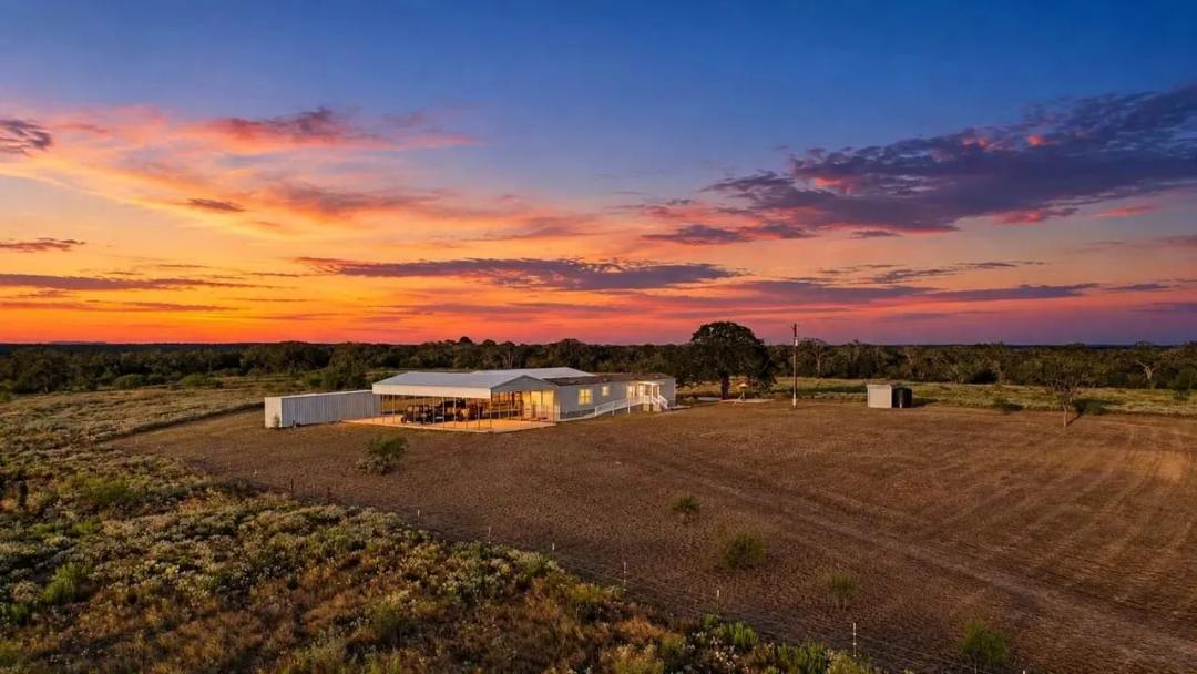 Lakey Ridge Ranch