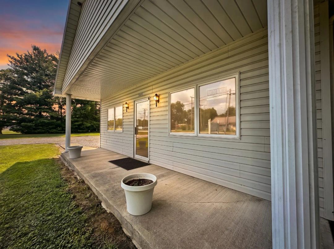 Endless Possibilities on 1.18 Acres!