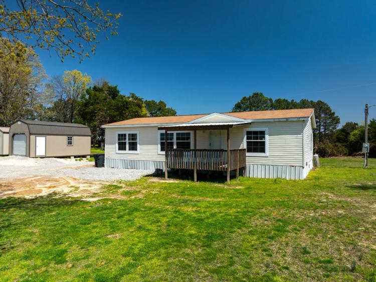 3 Bed 2 Bath Mobile Home, 3 Outbuildings, Cave City, Arkansas