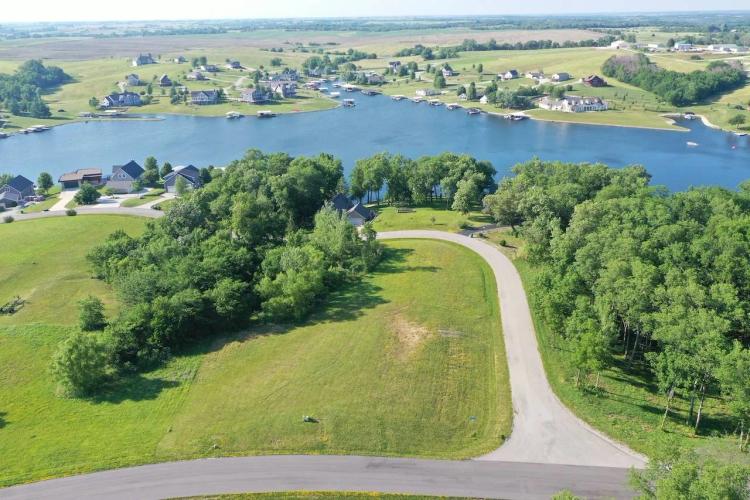 Prime Real Estate Opportunity at Sun Valley Lake, Ellston, IA