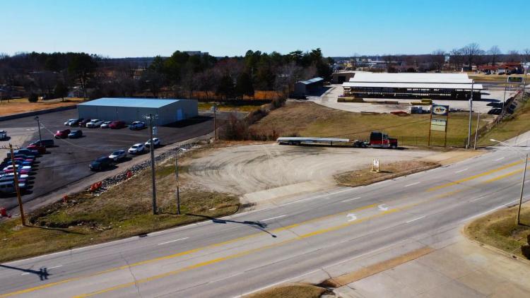 High Visibility, High Traffic Commercial Lot For Sale in Butler County, MO