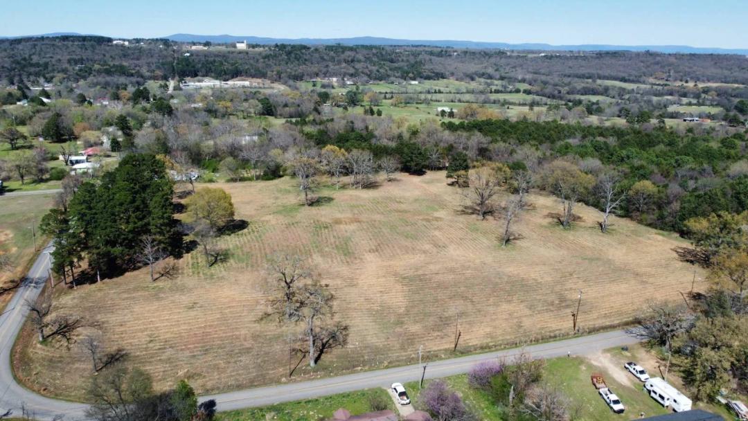 Almost 10 acres in Altus, AR
