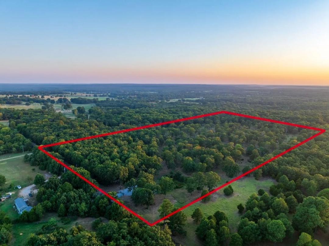 1 N 4450 Road Locust Grove, OK 74352