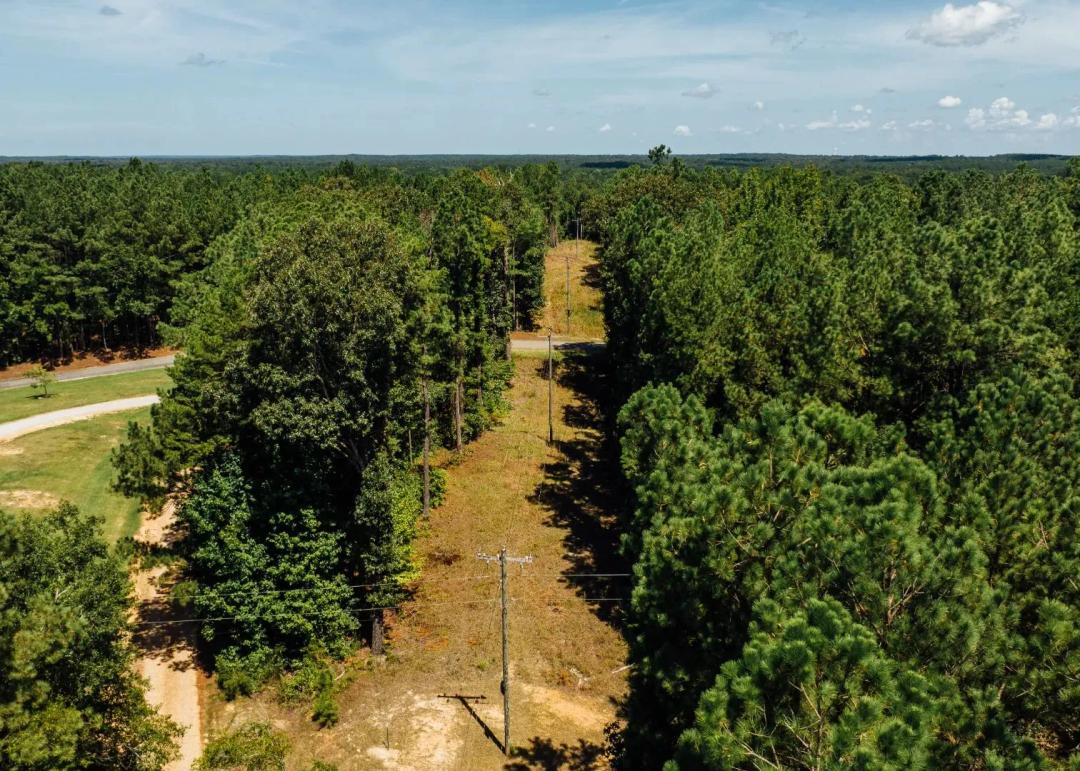 A Home on 14.28 Acres in Montgomery County, MS