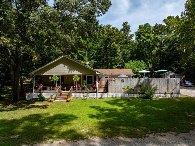 3 Bed 2 Bath House, Outdoor living, Evening Shade, Arkansas