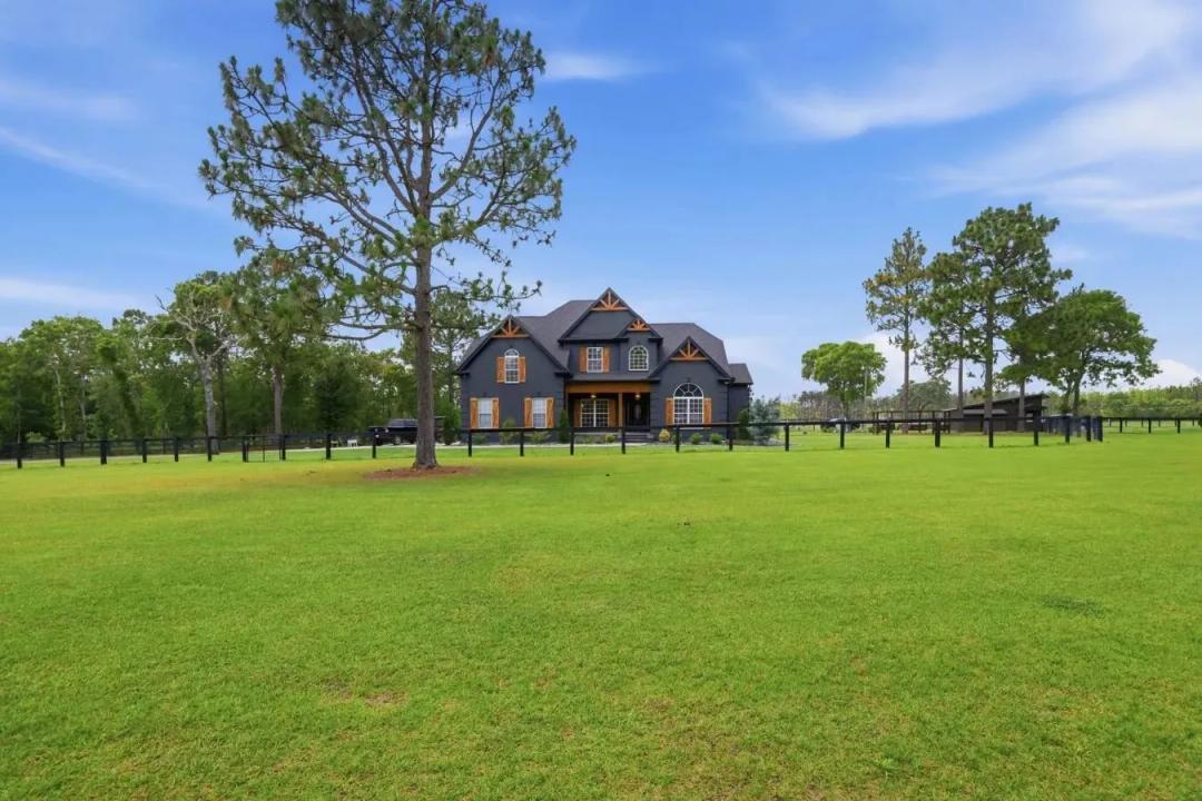 Thoughtfully Designed Luxury Equestrian Estate