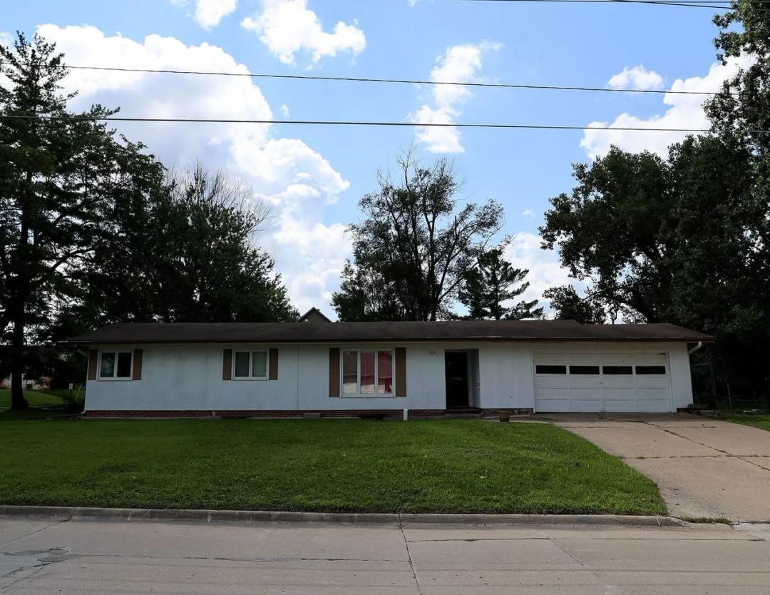 Listing #19743 - Chariton, IA