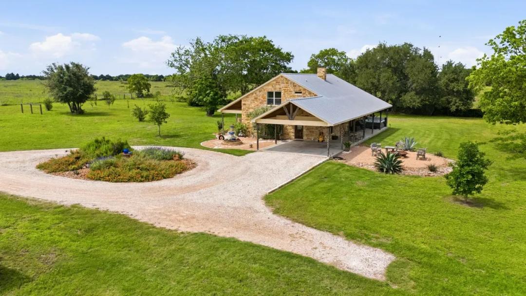 7835 Berger Rd, Schulenburg (Option 2)