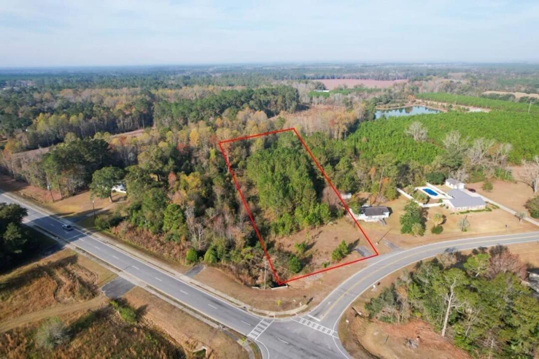 102 Highsmith Ave Screven, GA