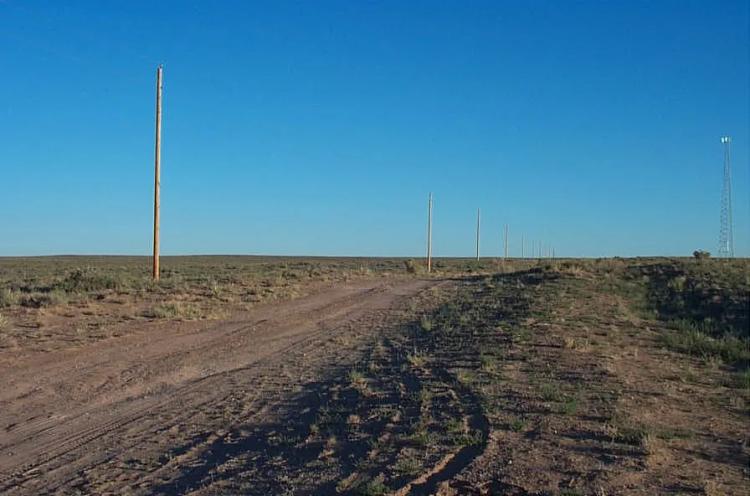 Sunny Arizona land.  Power at the road 1.25 acres . Mobile homes ok