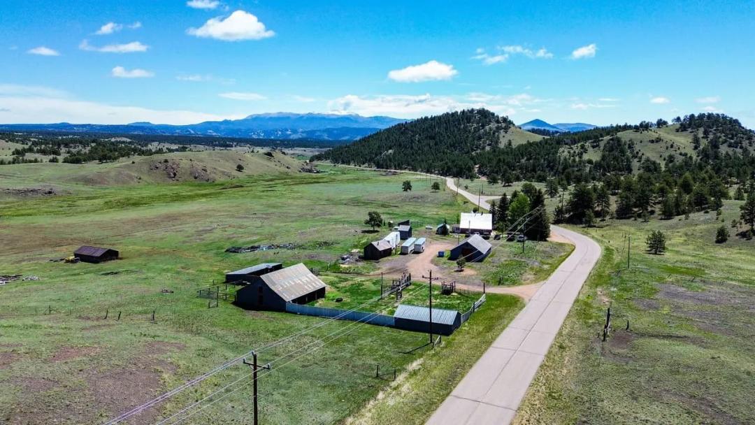 4 Mile Ranch / Water Rights 100+/-
