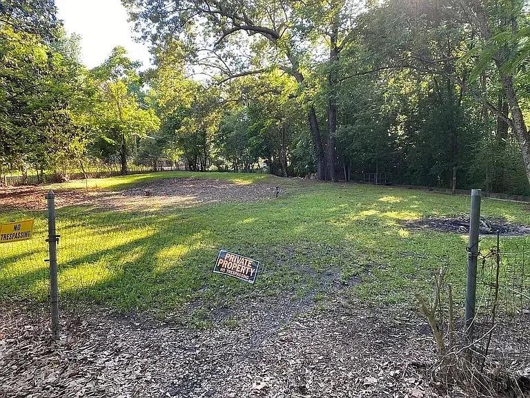 0.32 Acres at 901 Dierks St