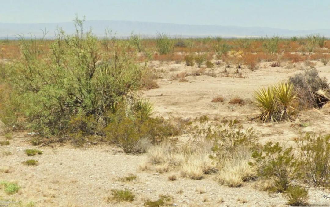 80 acres Mountains of West Texas Desert
