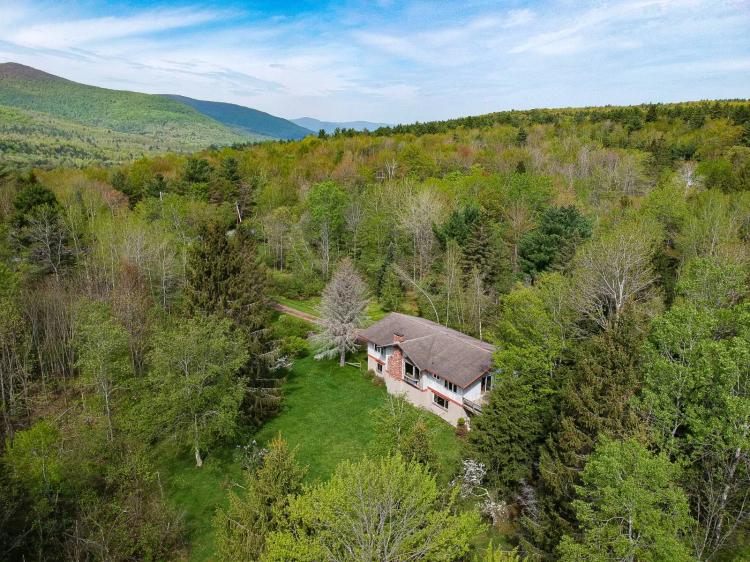 Close Proximity to Hunter and Windham Mountains.