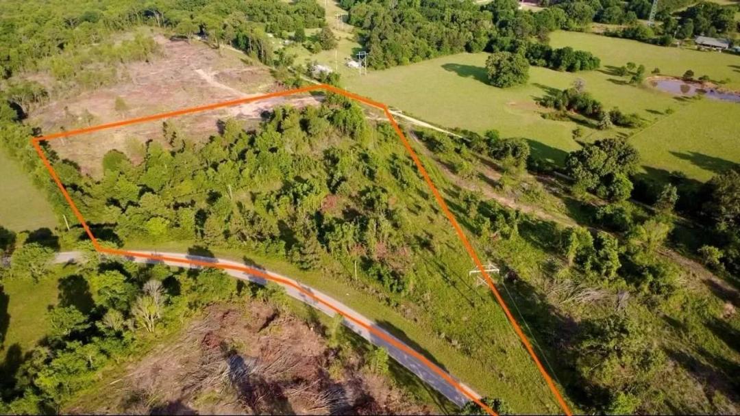 9 Acres of Peaceful Country Living Near Valliant, Oklahoma