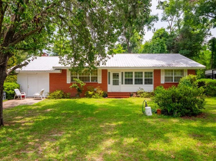 Charming Brick Home on 13.95 Acres – Ideal for Horses or Homestead Living