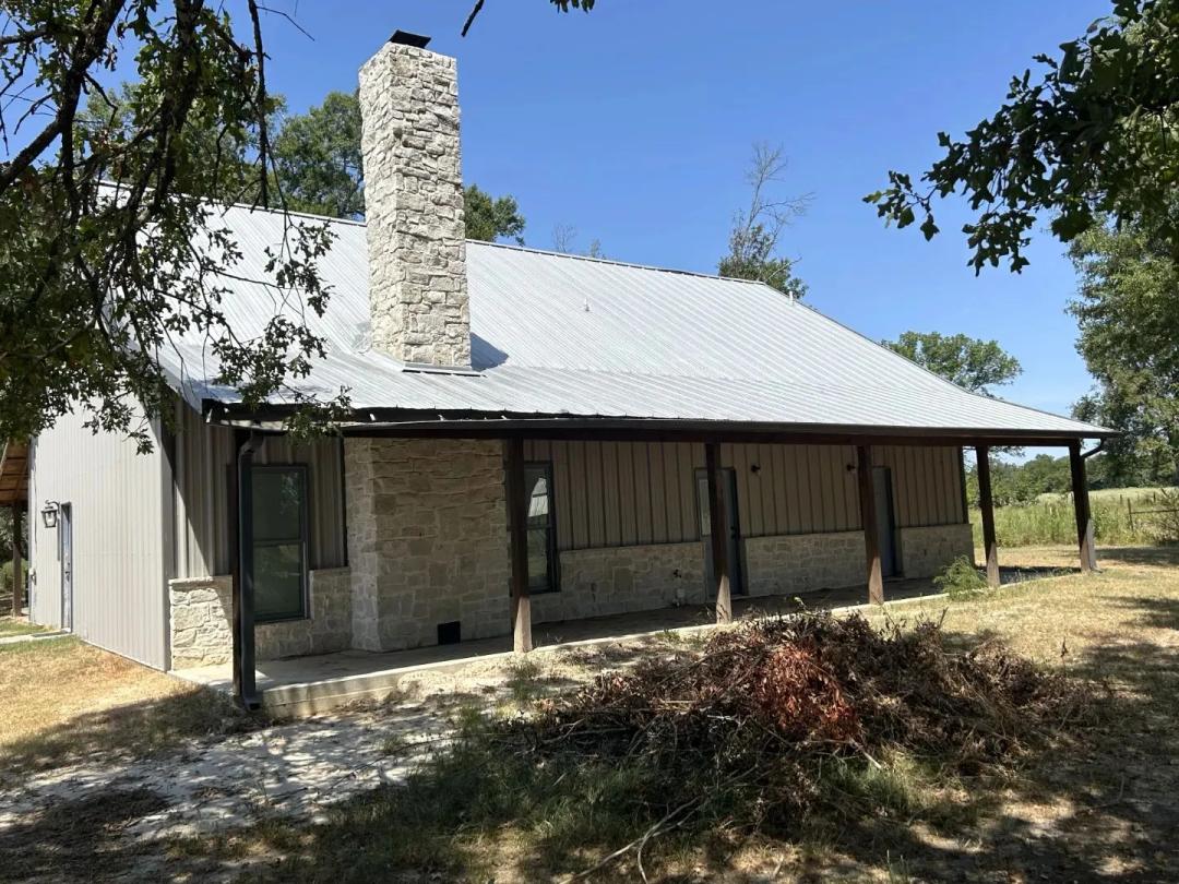 Updated Country Home in Bogata TX