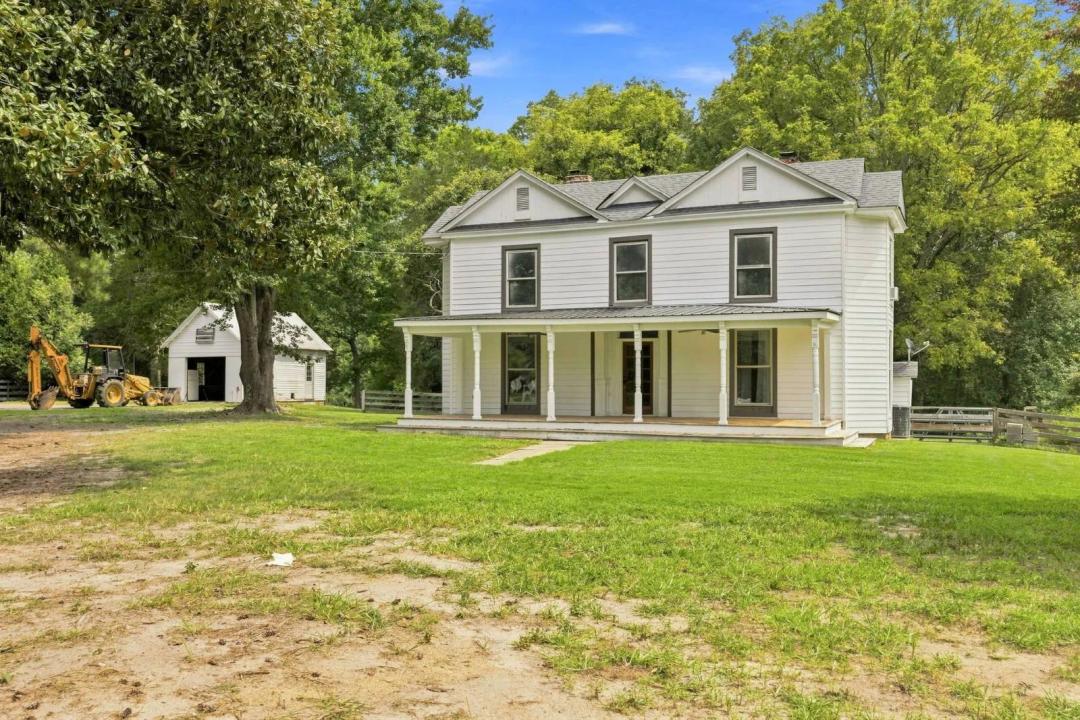 Historic Mechanicsville Home on 10.41 Acres | Online Auction