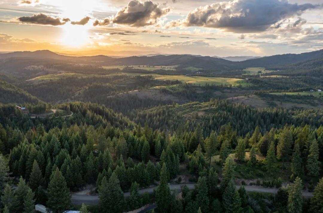 Panoramic Mountain & Valley Views on 4.7 Scenic Acres! 