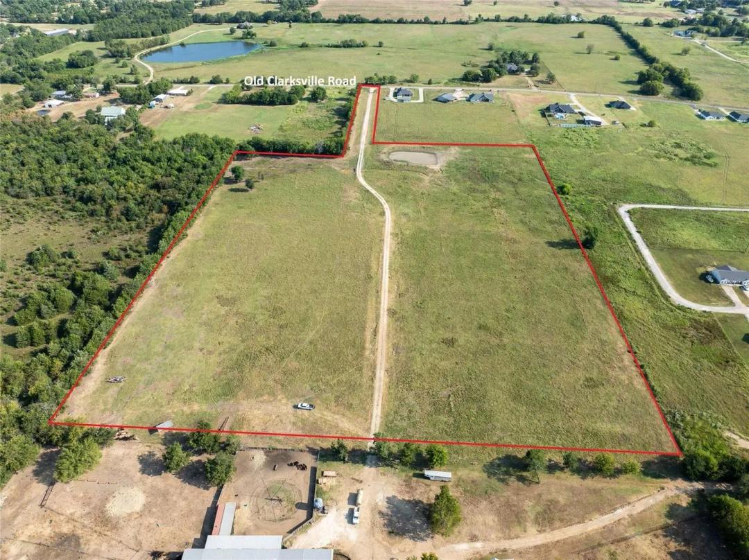 Land -Agricultural (Not Zoned) in Paris